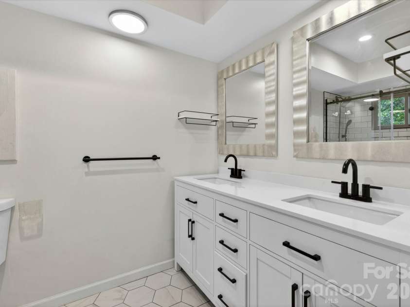 7611 Robin Crest Road, Charlotte, NC 28226.  MLS# CAR4389552, YatesRealty ID 27714. 