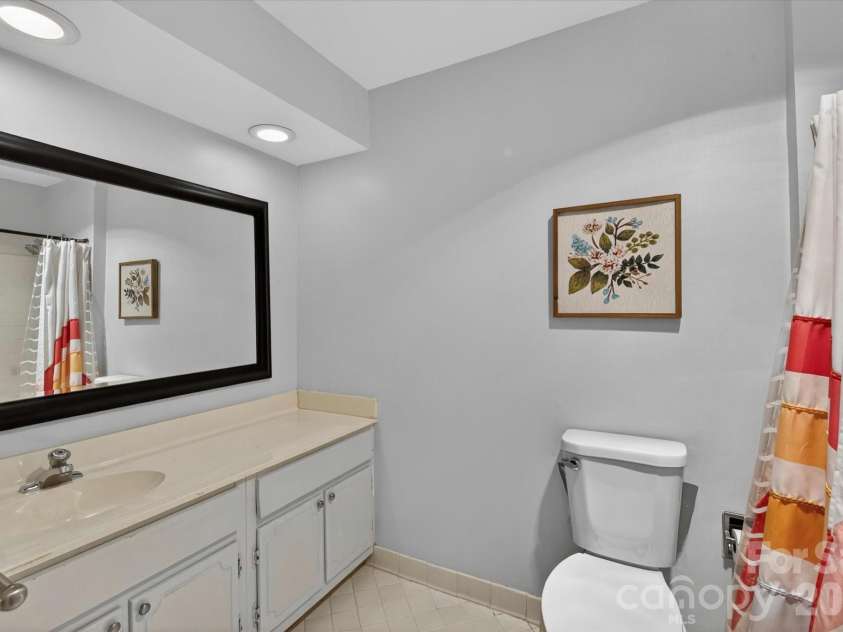 7611 Robin Crest Road, Charlotte, NC 28226.  MLS# CAR4389552, YatesRealty ID 27714. 