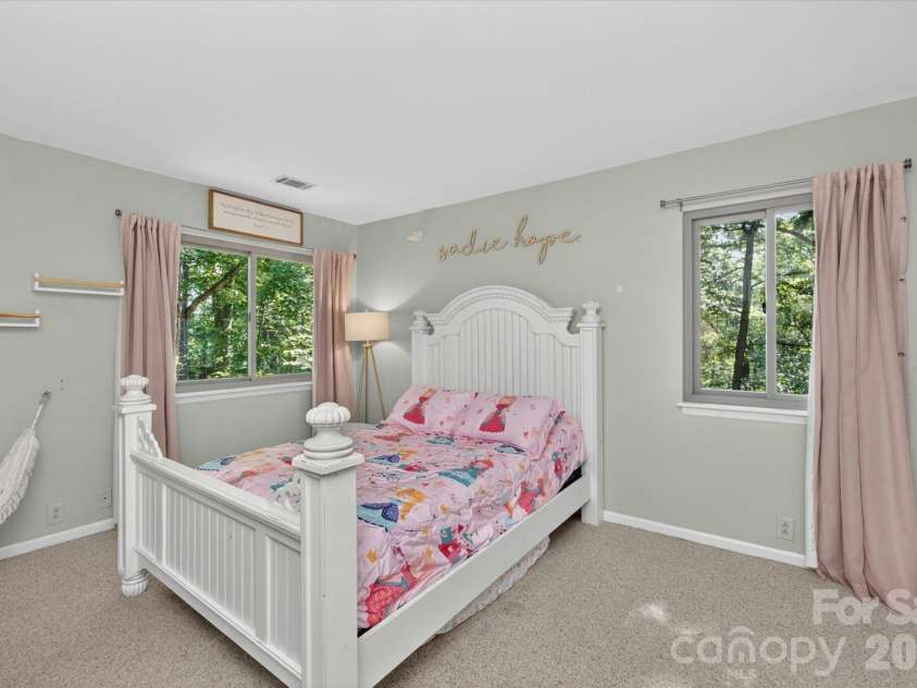 7611 Robin Crest Road, Charlotte, NC 28226.  MLS# CAR4389552, YatesRealty ID 27714. 