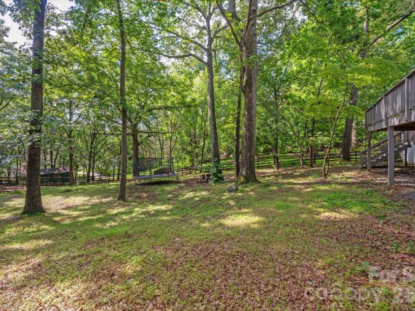 7611 Robin Crest Road, Charlotte, NC 28226.  MLS# CAR4389552, YatesRealty ID 27714. 