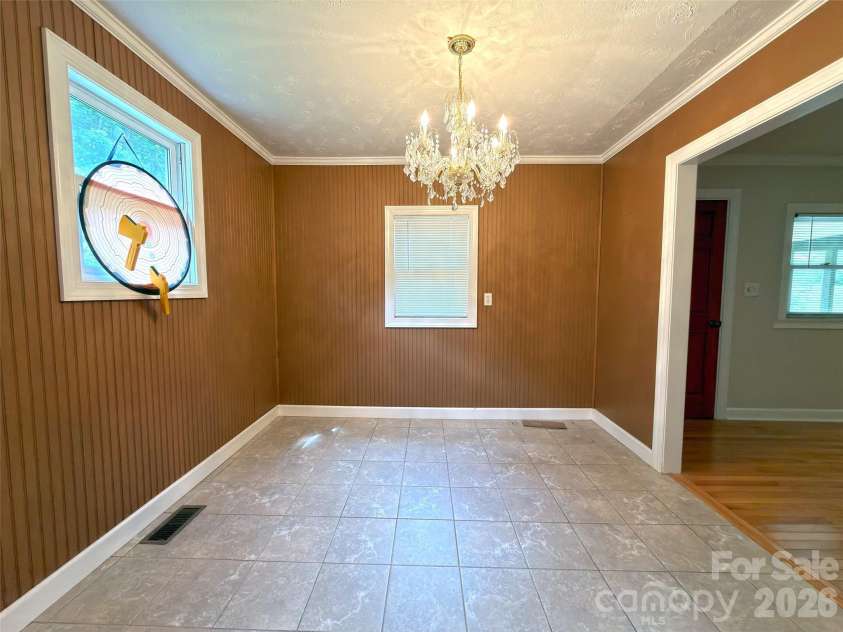 22 Mcminn Road, Hendersonville, NC 28792.  MLS# CAR4381562, YatesRealty ID 27715. Dining