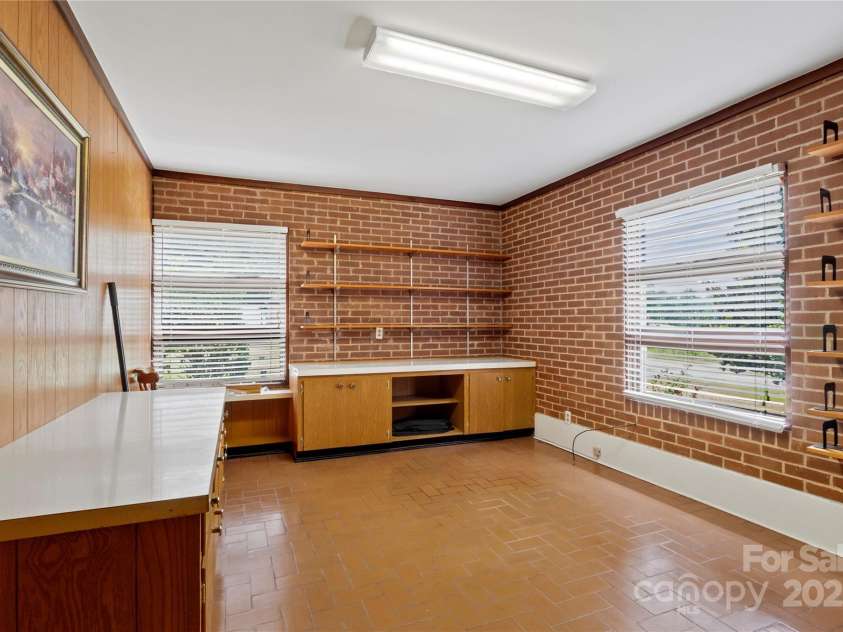 485 Summit Drive, Lockhart, SC 29364.  MLS# CAR4279744, YatesRealty ID 27717. 