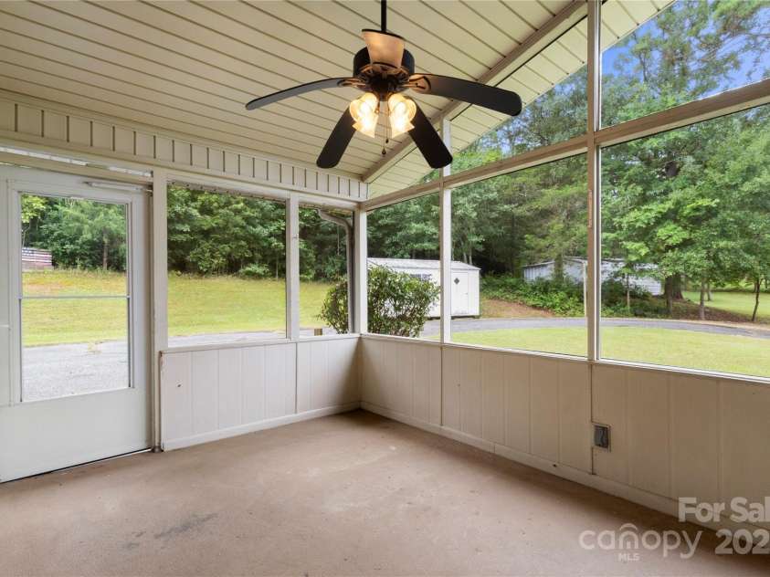 485 Summit Drive, Lockhart, SC 29364.  MLS# CAR4279744, YatesRealty ID 27717. 