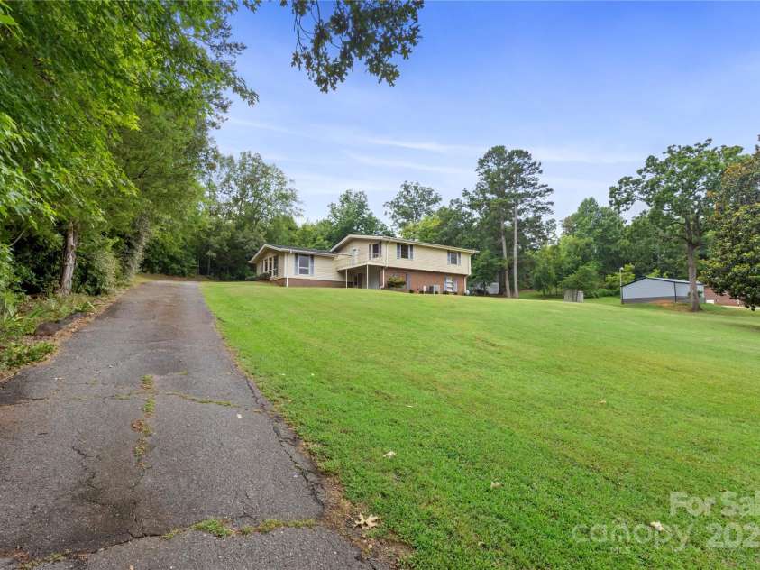 485 Summit Drive, Lockhart, SC 29364.  MLS# CAR4279744, YatesRealty ID 27717. 