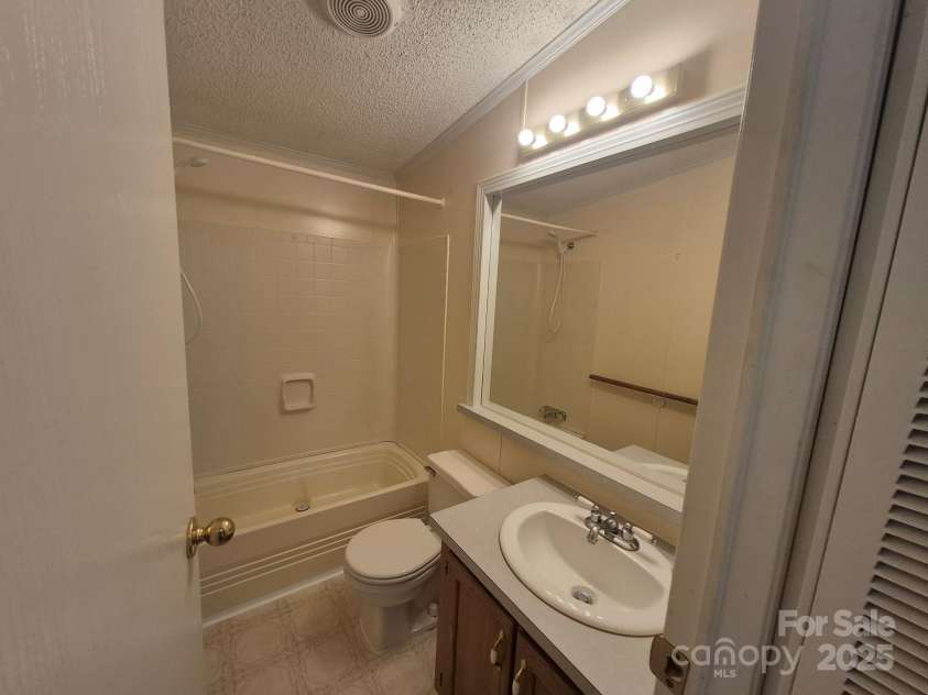 44112 Harper Hearne Road, New London, NC 28127.  MLS# CAR4274304, YatesRealty ID 27719. 