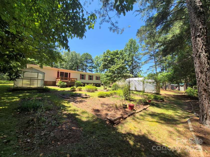 44112 Harper Hearne Road, New London, NC 28127.  MLS# CAR4274304, YatesRealty ID 27719. 