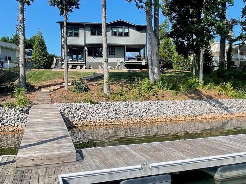 113 Angler Place, Mooresville, NC 28117.  MLS# CAR4217106, YatesRealty ID 2772. View from the pier and floating dock.