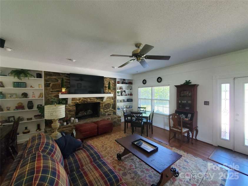 2104 Farmbrook Drive, Statesville, NC 28625.  MLS# CAR4269655, YatesRealty ID 2772. 