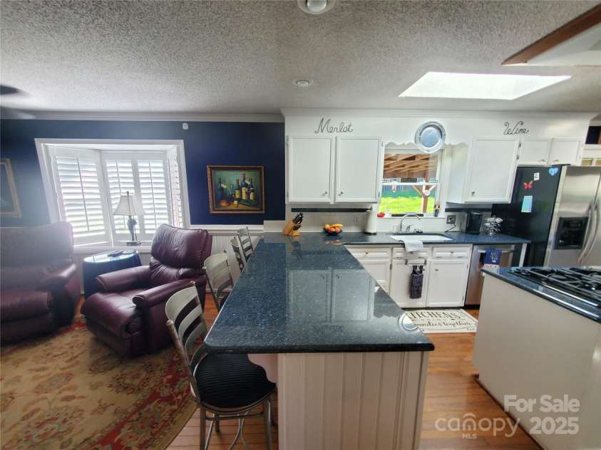 2104 Farmbrook Drive, Statesville, NC 28625.  MLS# CAR4269655, YatesRealty ID 2772. 
