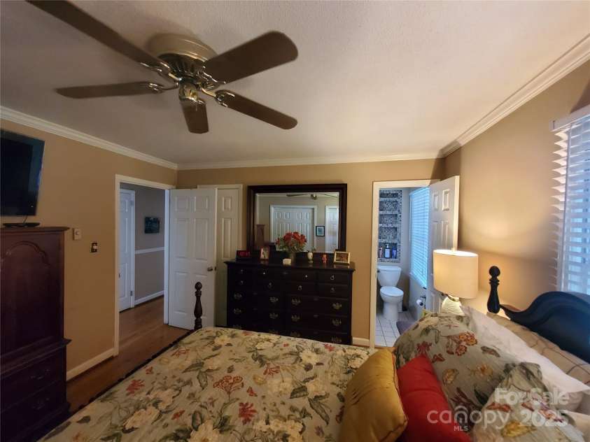 2104 Farmbrook Drive, Statesville, NC 28625.  MLS# CAR4269655, YatesRealty ID 2772. 