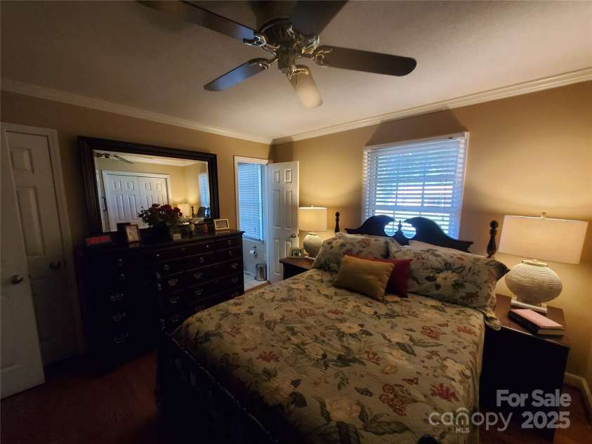 2104 Farmbrook Drive, Statesville, NC 28625.  MLS# CAR4269655, YatesRealty ID 2772. 