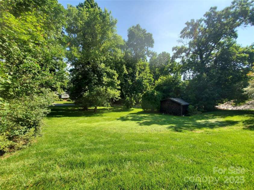 2104 Farmbrook Drive, Statesville, NC 28625.  MLS# CAR4269655, YatesRealty ID 2772. 