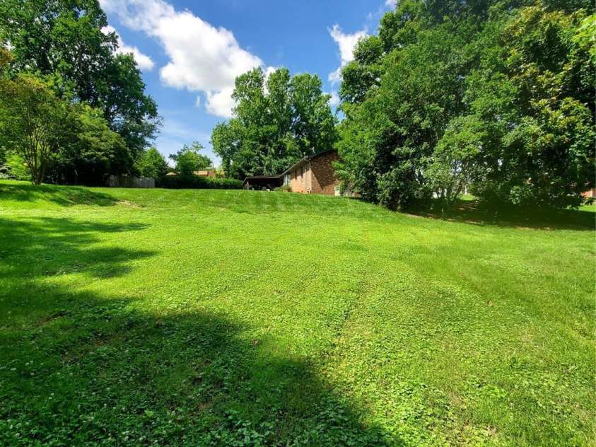 2104 Farmbrook Drive, Statesville, NC 28625.  MLS# CAR4269655, YatesRealty ID 2772. 