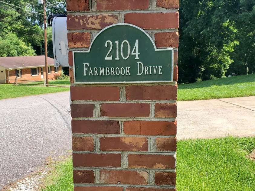 2104 Farmbrook Drive, Statesville, NC 28625.  MLS# CAR4269655, YatesRealty ID 2772. 