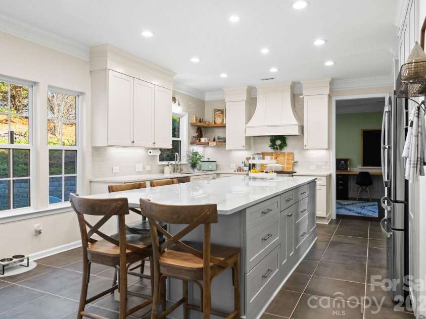 7519 Greylock Ridge Road, Matthews, NC 28105.  MLS# CAR4330676, YatesRealty ID 2772. 