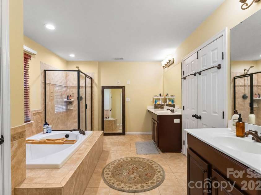 7519 Greylock Ridge Road, Matthews, NC 28105.  MLS# CAR4330676, YatesRealty ID 2772. 