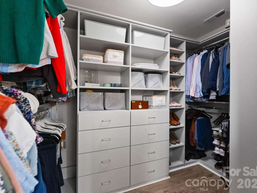 7519 Greylock Ridge Road, Matthews, NC 28105.  MLS# CAR4330676, YatesRealty ID 2772. 