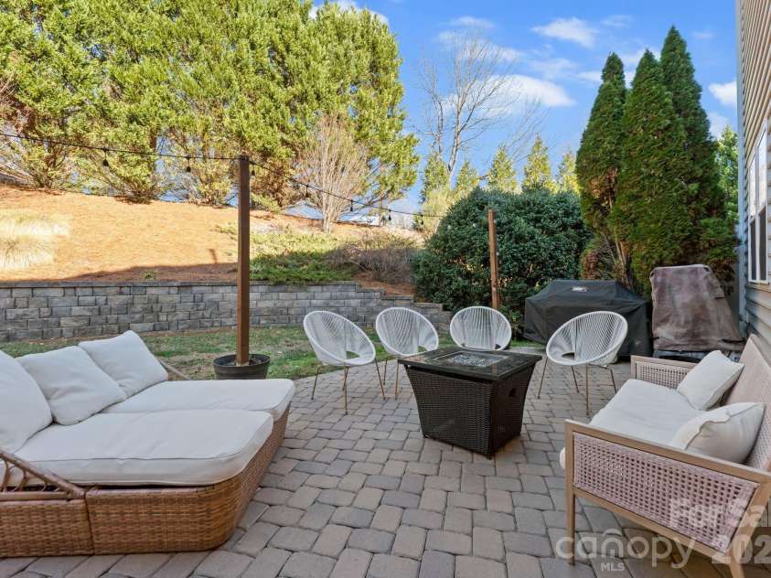 7519 Greylock Ridge Road, Matthews, NC 28105.  MLS# CAR4330676, YatesRealty ID 2772. 