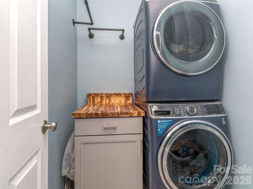 8385 Bampton Drive, Concord, NC 28027.  MLS# CAR4387749, YatesRealty ID 27720. 