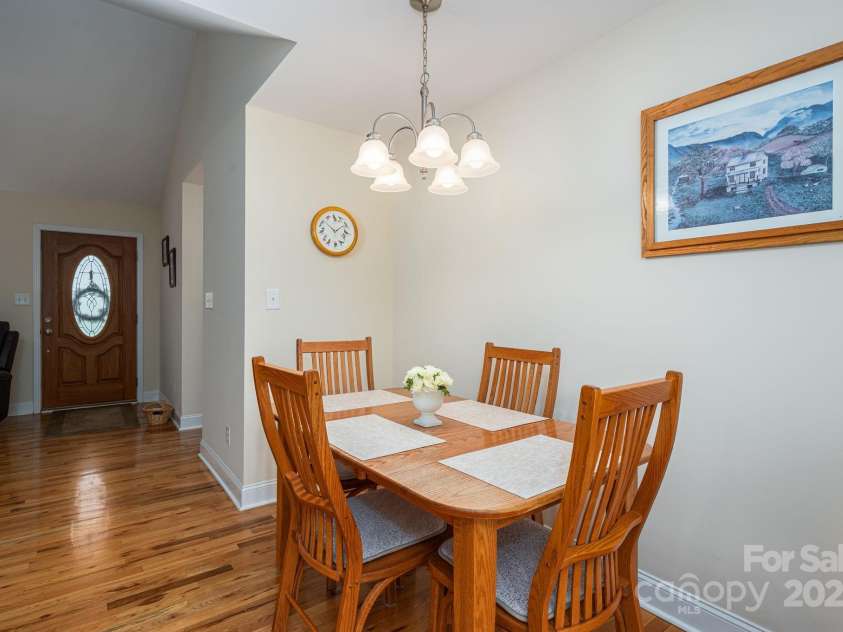 1483 Dawnview Lane, Lincolnton, NC 28092.  MLS# CAR4268037, YatesRealty ID 27721. 