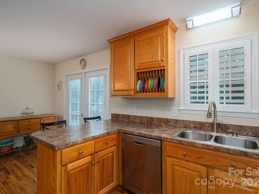 1483 Dawnview Lane, Lincolnton, NC 28092.  MLS# CAR4268037, YatesRealty ID 27721. 