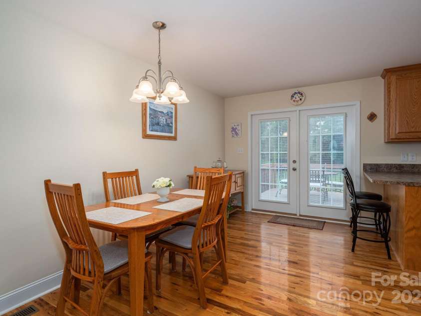 1483 Dawnview Lane, Lincolnton, NC 28092.  MLS# CAR4268037, YatesRealty ID 27721. 