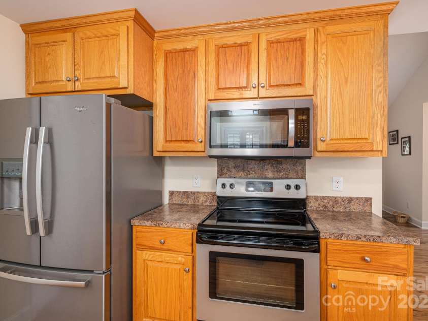 1483 Dawnview Lane, Lincolnton, NC 28092.  MLS# CAR4268037, YatesRealty ID 27721. 