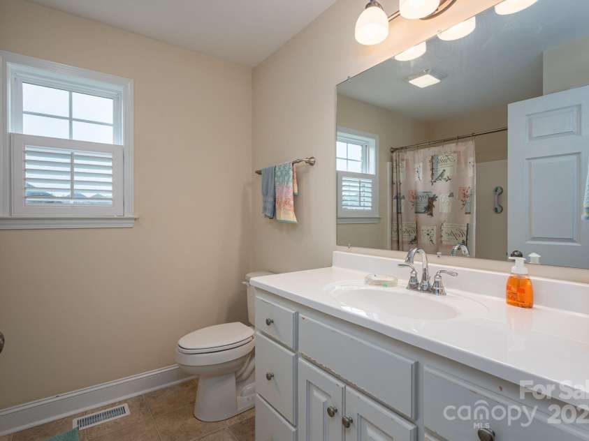 1483 Dawnview Lane, Lincolnton, NC 28092.  MLS# CAR4268037, YatesRealty ID 27721. 