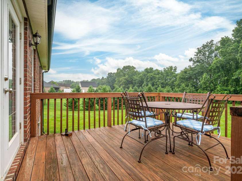 1483 Dawnview Lane, Lincolnton, NC 28092.  MLS# CAR4268037, YatesRealty ID 27721. 