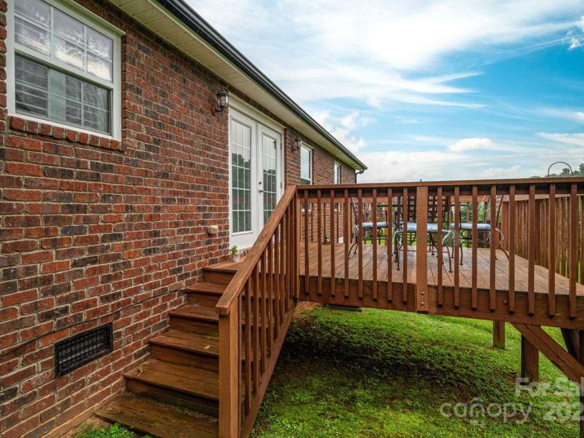 1483 Dawnview Lane, Lincolnton, NC 28092.  MLS# CAR4268037, YatesRealty ID 27721. 