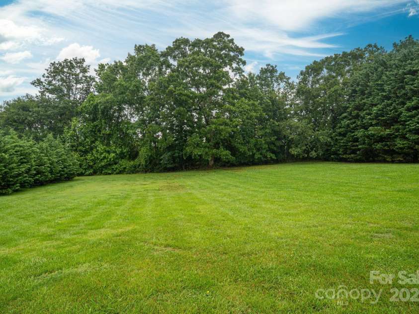 1483 Dawnview Lane, Lincolnton, NC 28092.  MLS# CAR4268037, YatesRealty ID 27721. 