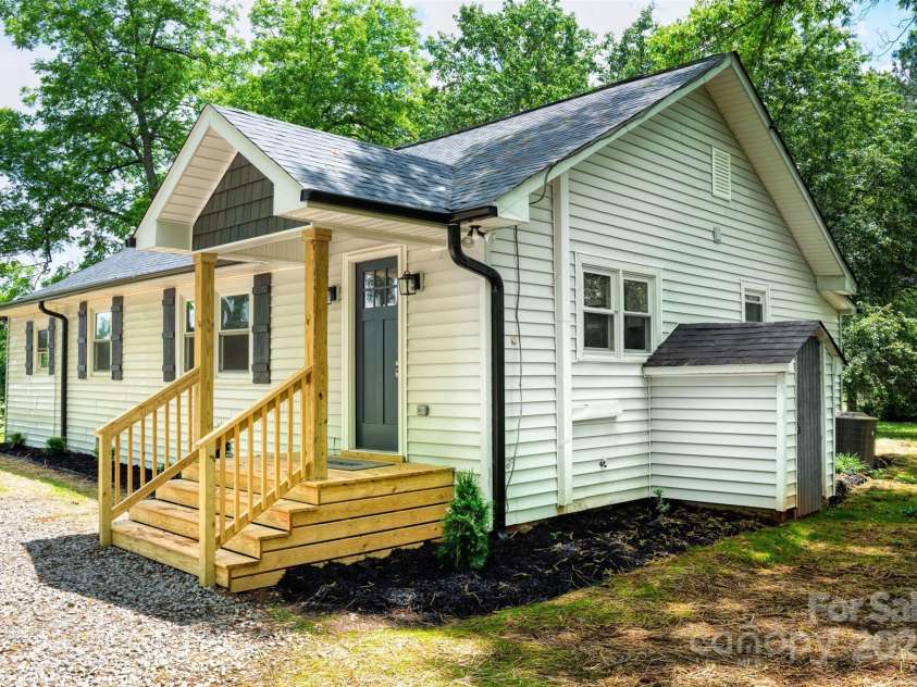 615 & 625 Irish Potato Road, Concord, NC 28025.  MLS# CAR4261008, YatesRealty ID 27722. 