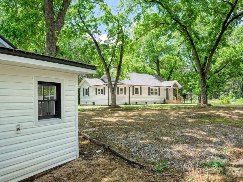 615 & 625 Irish Potato Road, Concord, NC 28025.  MLS# CAR4261008, YatesRealty ID 27722. 