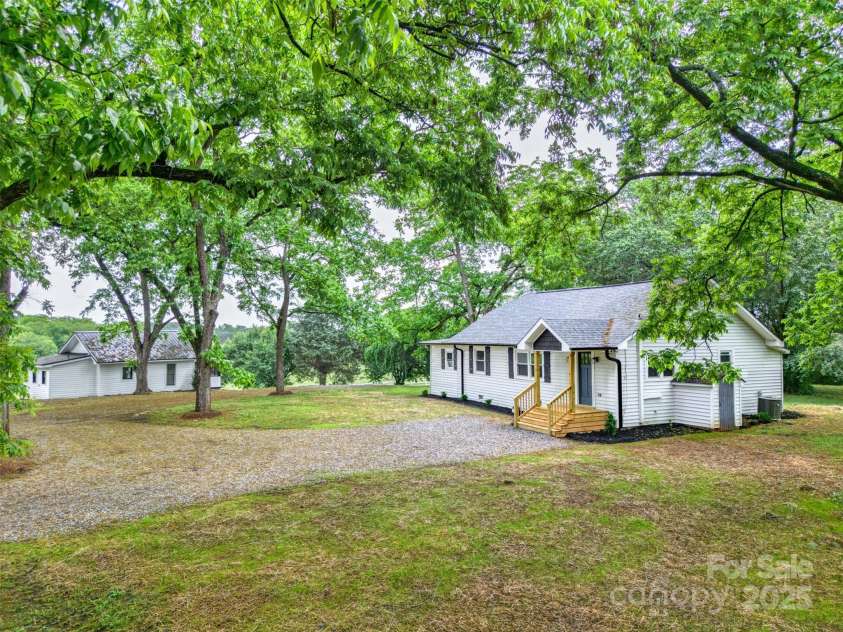 615 & 625 Irish Potato Road, Concord, NC 28025.  MLS# CAR4261008, YatesRealty ID 27722. 