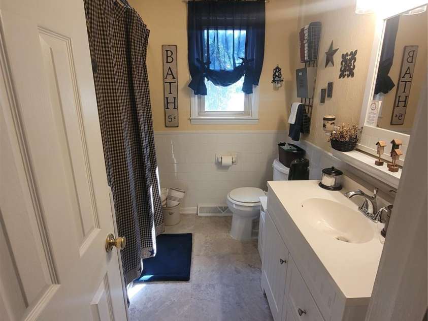 111 Redwood Lane, Gastonia, NC 28052.  MLS# CAR4273480, YatesRealty ID 27723. Full bath