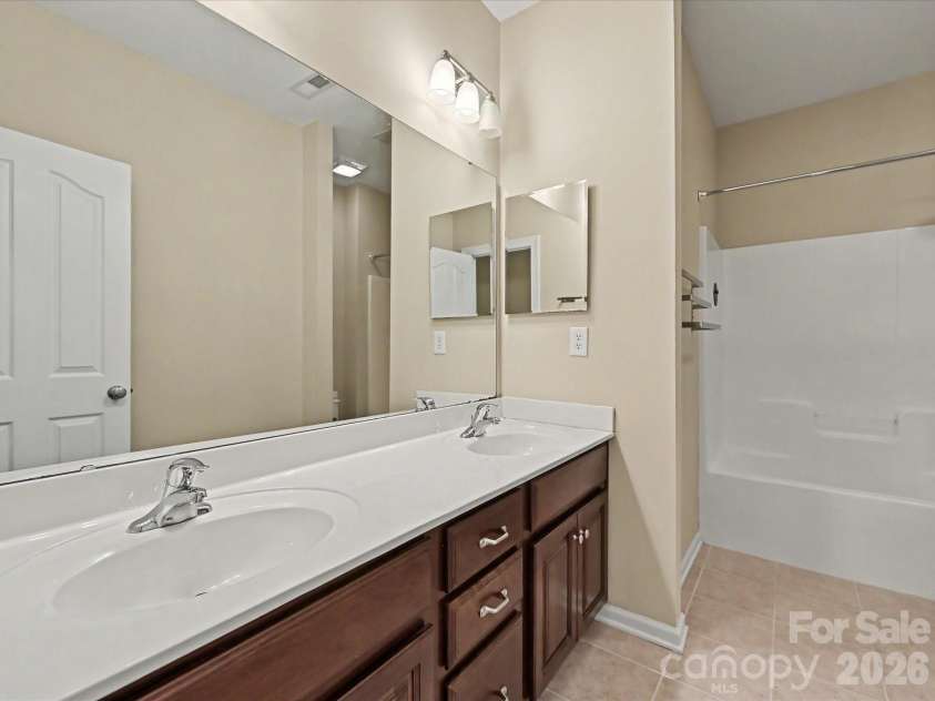 6414 Ballybay Drive, Charlotte, NC 28278.  MLS# CAR4388725, YatesRealty ID 27724. 