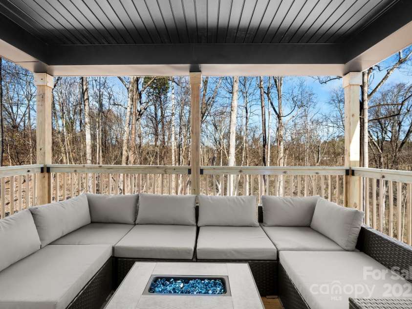 115 Brentwood Drive, Maiden, NC 28650.  MLS# CAR4212842, YatesRealty ID 27725. 