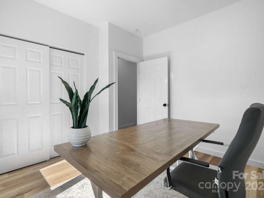 115 Brentwood Drive, Maiden, NC 28650.  MLS# CAR4212842, YatesRealty ID 27725. 