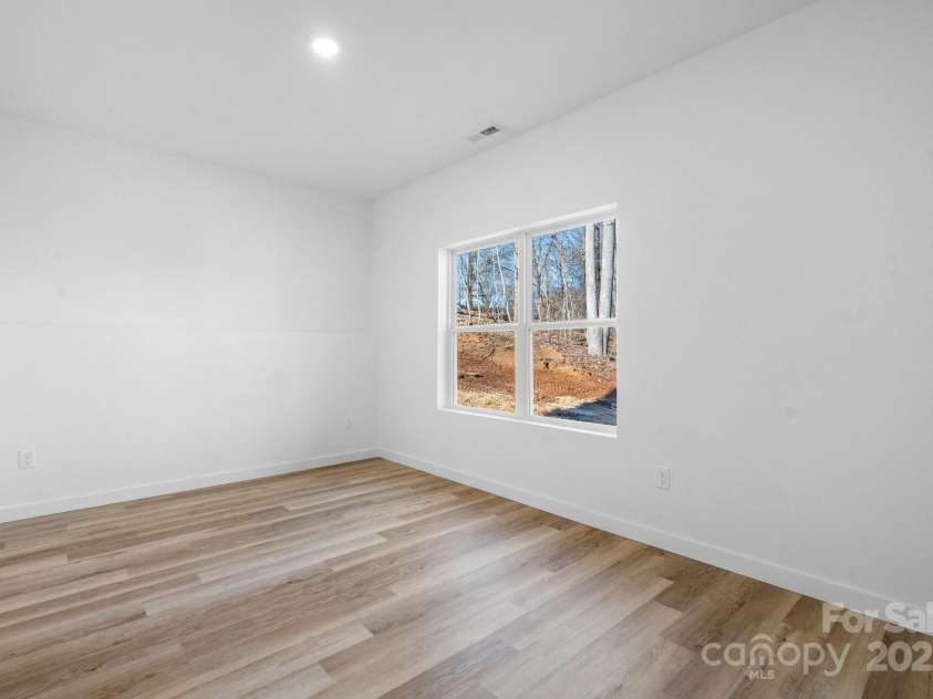 115 Brentwood Drive, Maiden, NC 28650.  MLS# CAR4212842, YatesRealty ID 27725. 