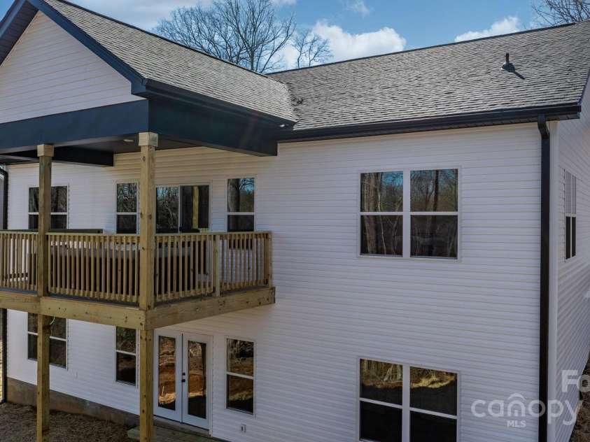 115 Brentwood Drive, Maiden, NC 28650.  MLS# CAR4212842, YatesRealty ID 27725. 