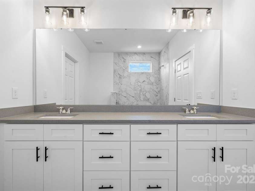 115 Brentwood Drive, Maiden, NC 28650.  MLS# CAR4329309, YatesRealty ID 27725. 