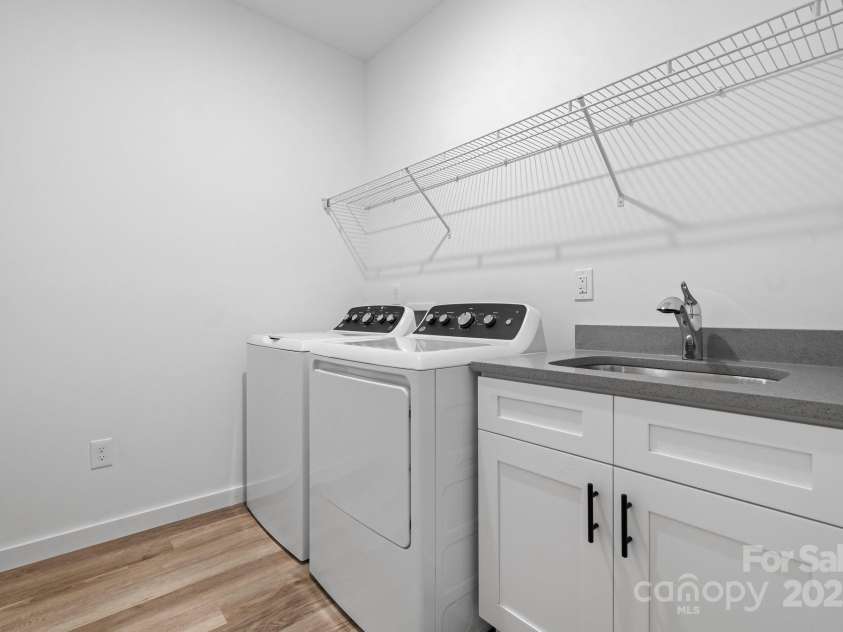 115 Brentwood Drive, Maiden, NC 28650.  MLS# CAR4329309, YatesRealty ID 27725. 