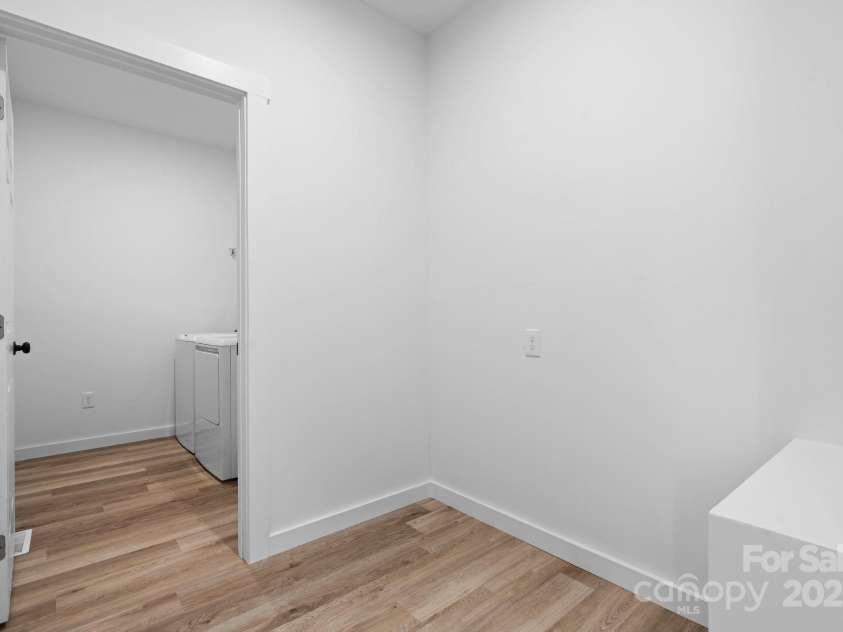 115 Brentwood Drive, Maiden, NC 28650.  MLS# CAR4329309, YatesRealty ID 27725. 