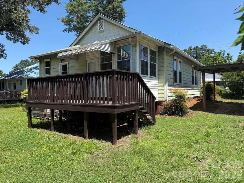 652 Cherry Street, Wadesboro, NC 28170.  MLS# CAR4389739, YatesRealty ID 27726. 
