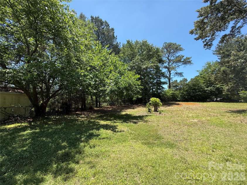 652 Cherry Street, Wadesboro, NC 28170.  MLS# CAR4389739, YatesRealty ID 27726. 