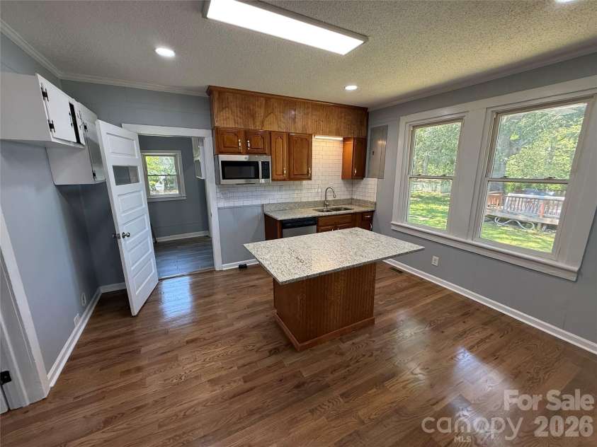 652 Cherry Street, Wadesboro, NC 28170.  MLS# CAR4389739, YatesRealty ID 27726. 