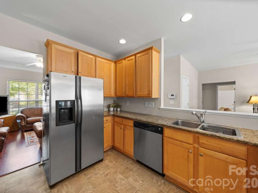 6403 Sackett Way, Charlotte, NC 28269.  MLS# CAR4389336, YatesRealty ID 27727. 