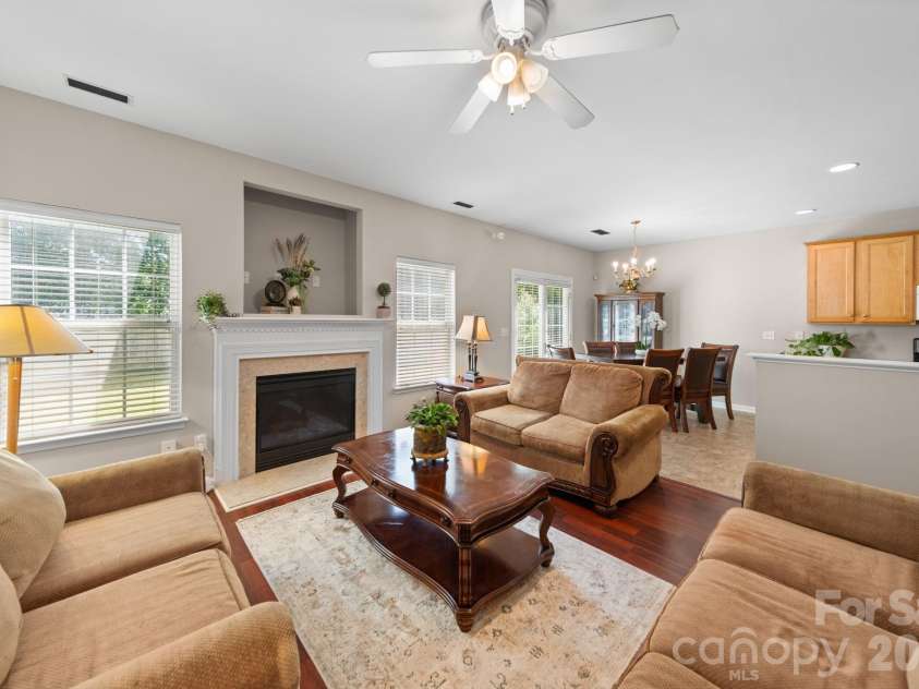 6403 Sackett Way, Charlotte, NC 28269.  MLS# CAR4389336, YatesRealty ID 27727. 