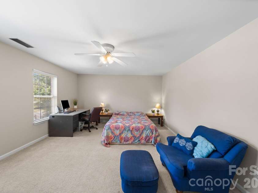 6403 Sackett Way, Charlotte, NC 28269.  MLS# CAR4389336, YatesRealty ID 27727. 