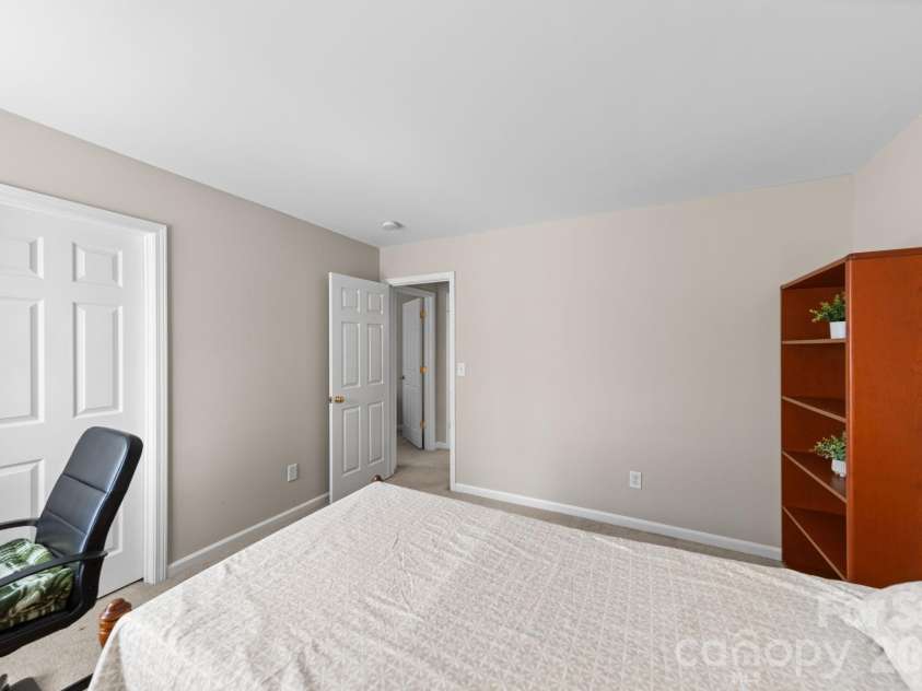 6403 Sackett Way, Charlotte, NC 28269.  MLS# CAR4389336, YatesRealty ID 27727. 